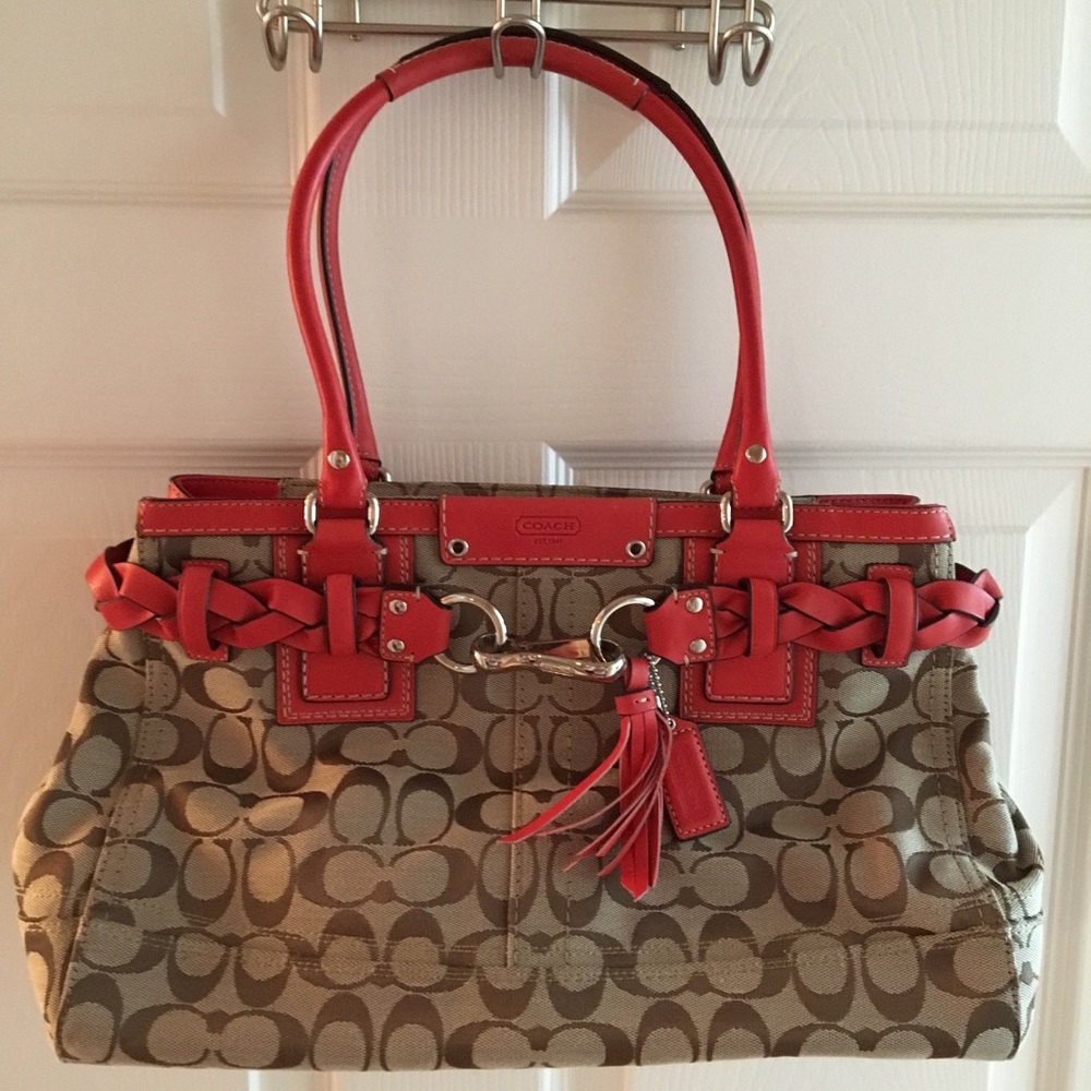 Like New Coach Signature Purse